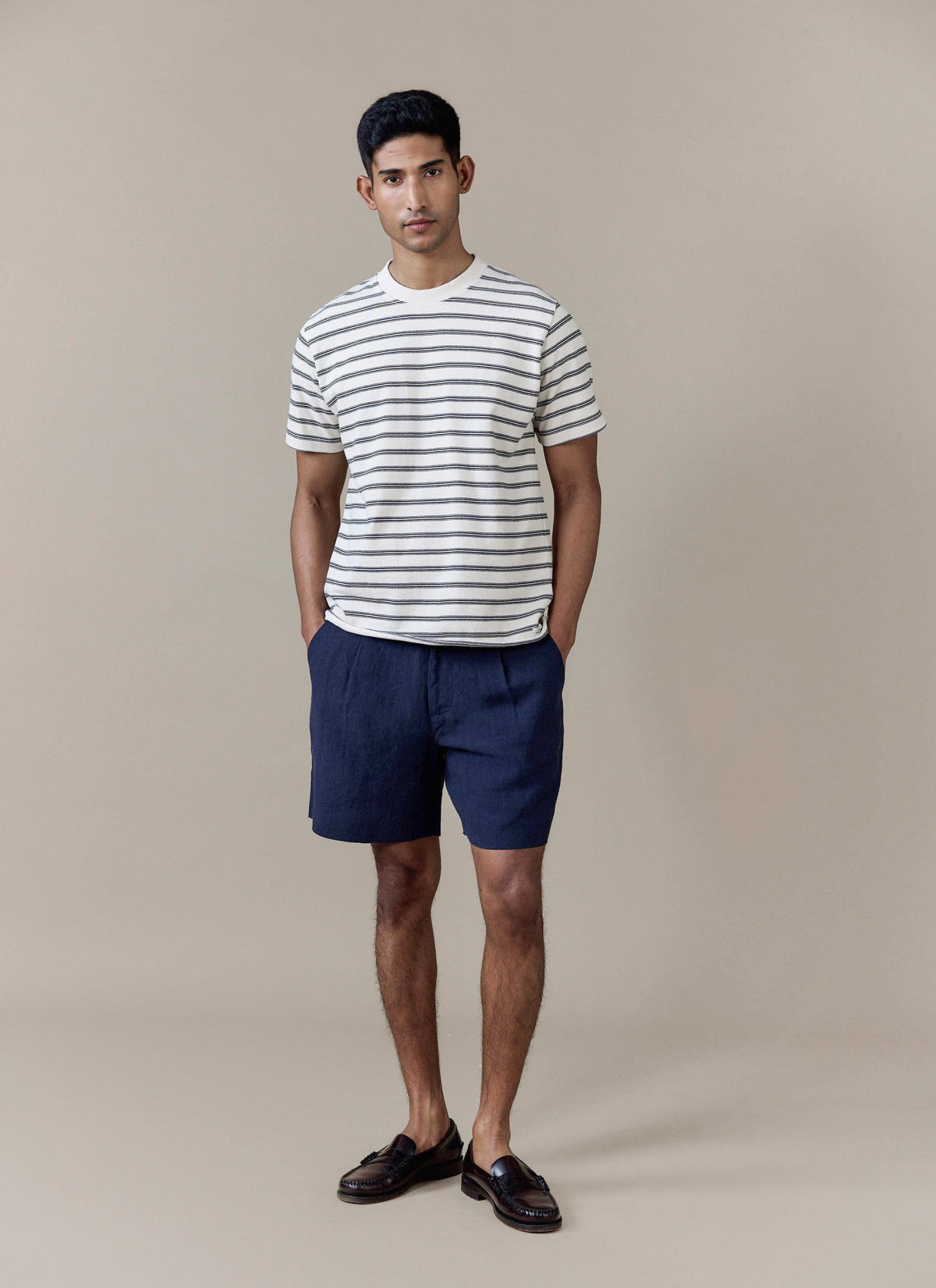 Men's Navy Pleated Tailored Linen Shorts | Percival