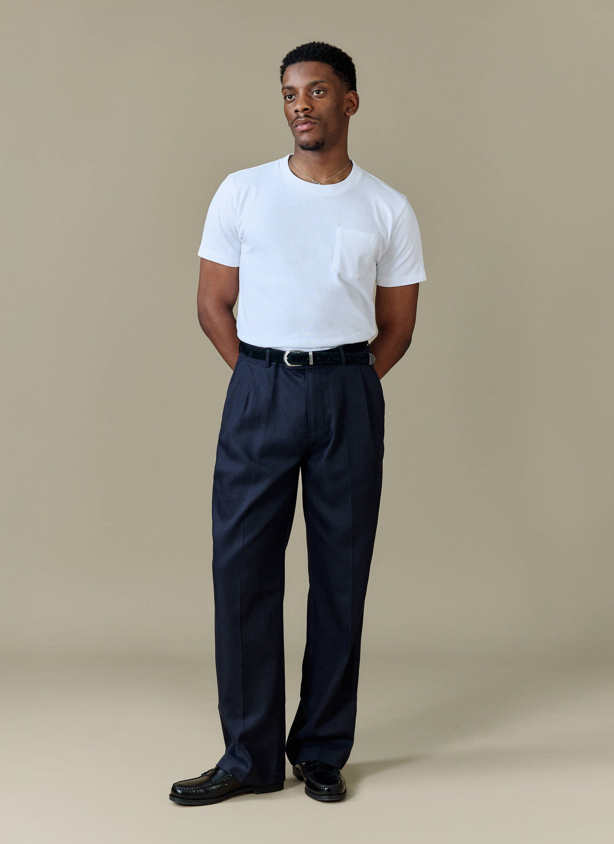 Men's Pleated Trousers - Relaxed Fit - Navy Blue - Lyocell | Percival