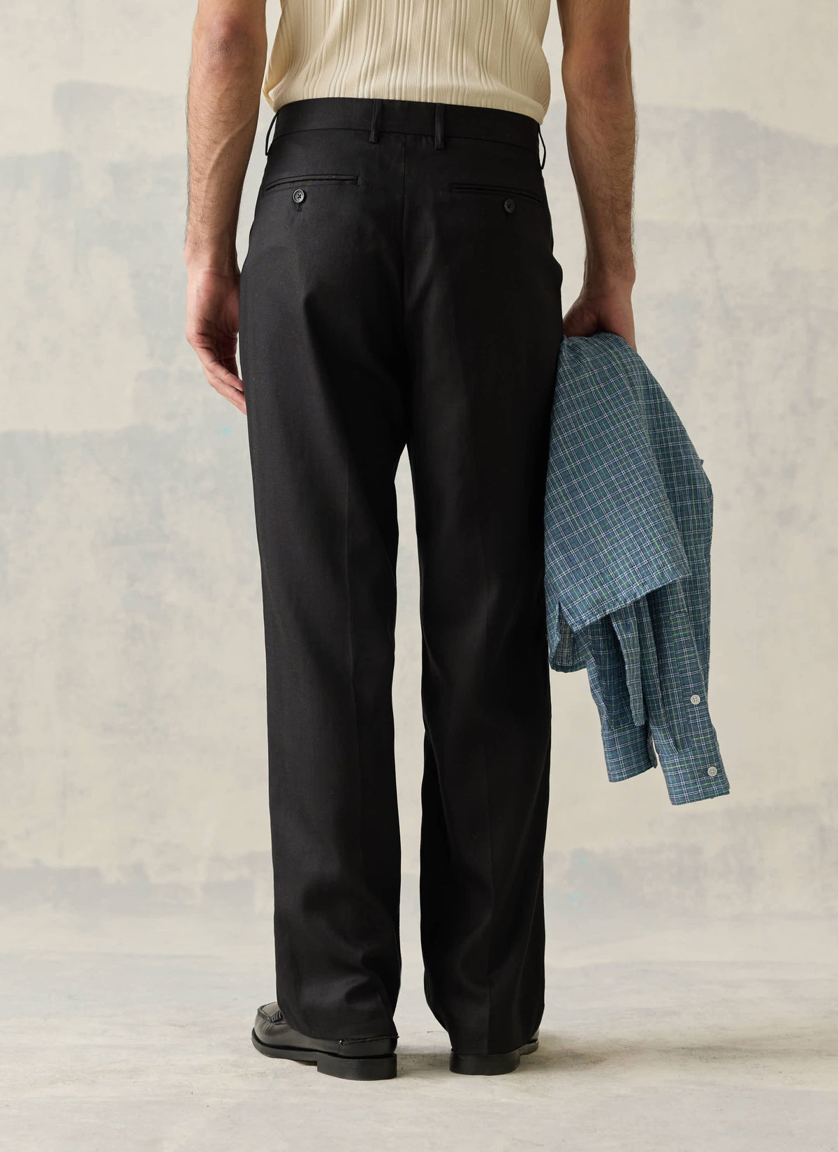 Men's Tailored Pleated Trousers - Lyocell Blend - Black | Percival