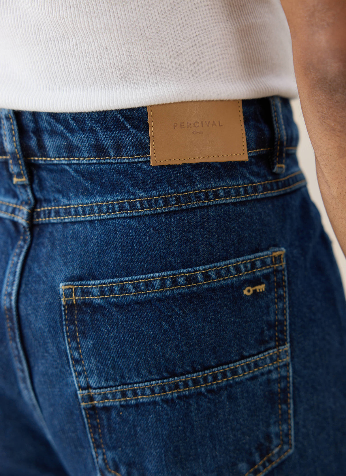 Men's Pleated Denim Jeans - 12oz Mid Wash Blue | Percival