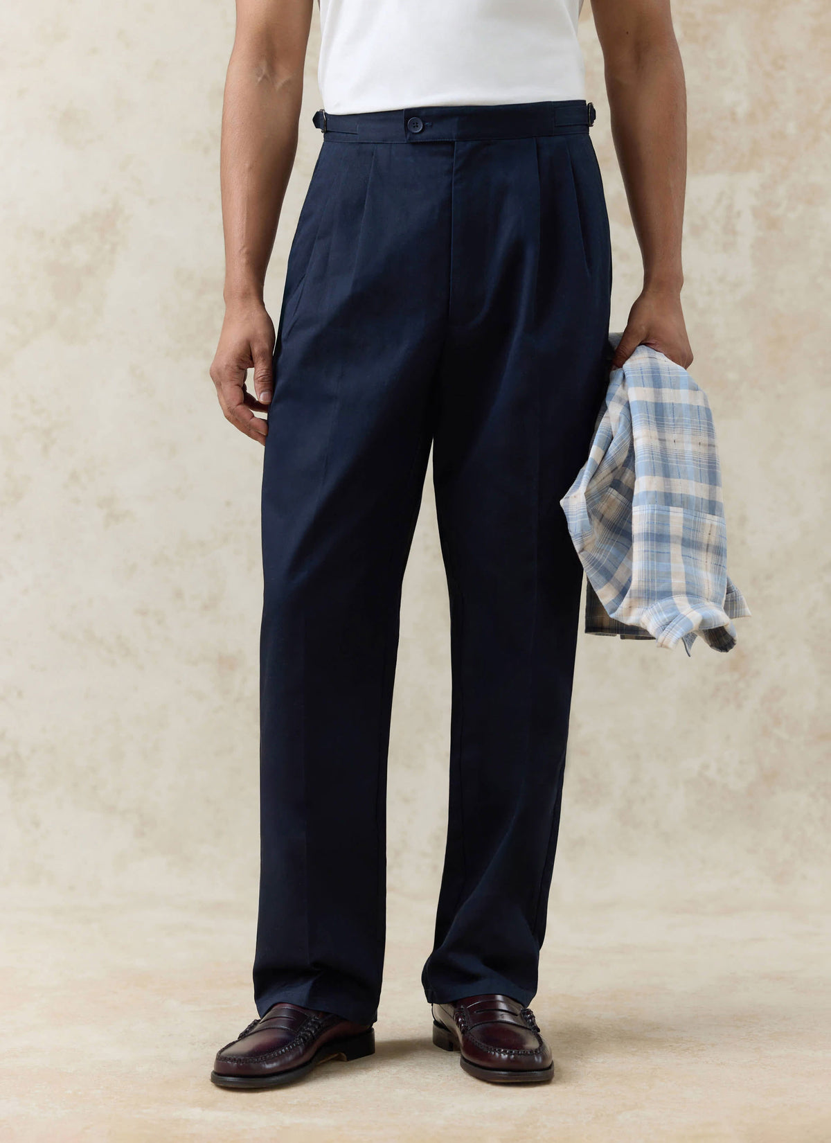 Men's Tailored Pleated Trousers - Cotton - Navy Blue | Percival