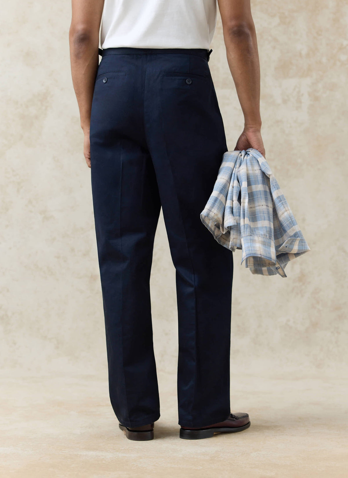 Men's Tailored Pleated Trousers - Cotton - Navy Blue | Percival