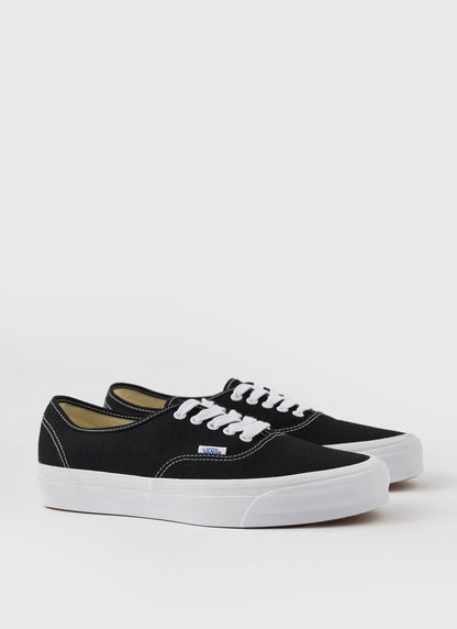 Men's Vans Authentic 44 Deck DX - Low Top Trainers - Black & White | Percival