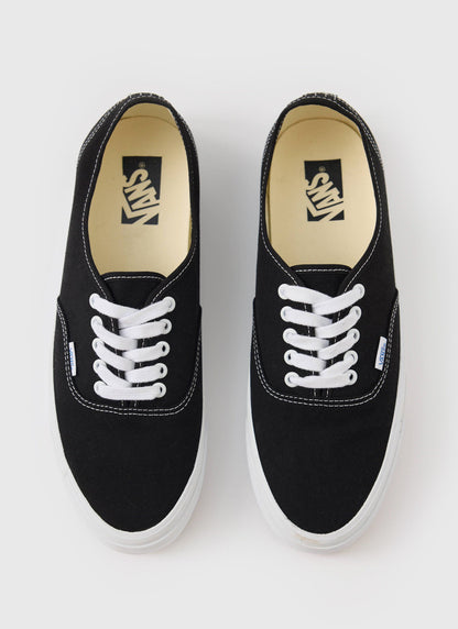 Men's Vans Authentic 44 Deck DX - Low Top Trainers - Black & White | Percival
