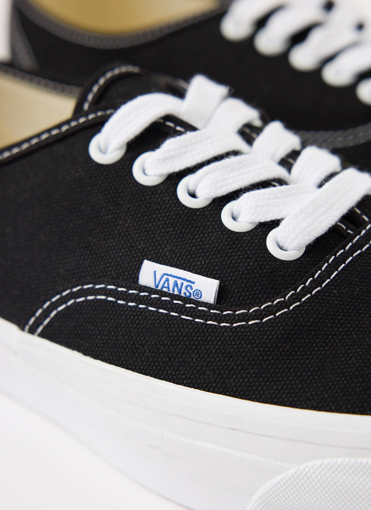 Men's Vans Authentic 44 Deck DX - Low Top Trainers - Black & White | Percival