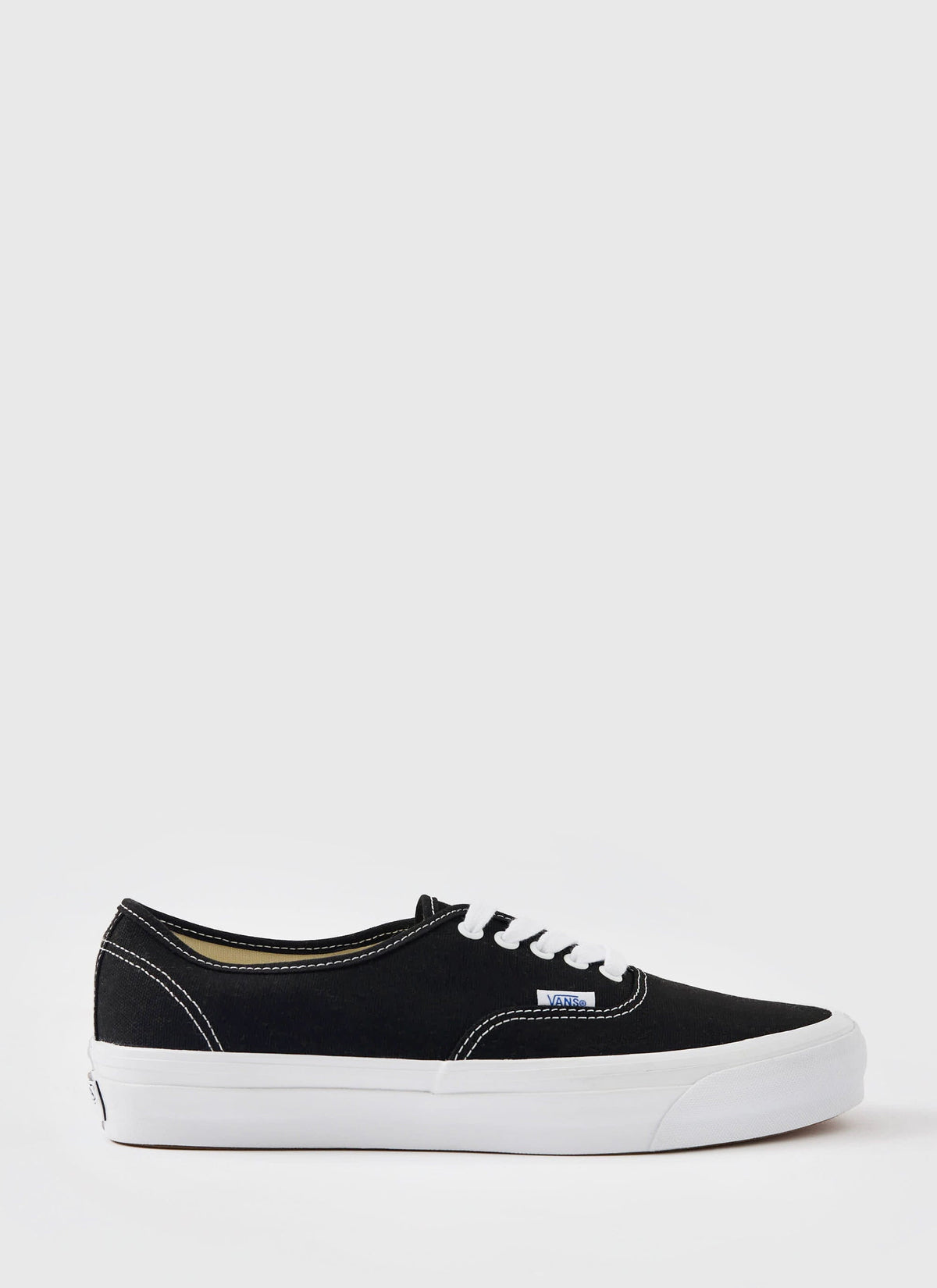 Men's Vans Authentic 44 Deck DX - Low Top Trainers - Black & White | Percival