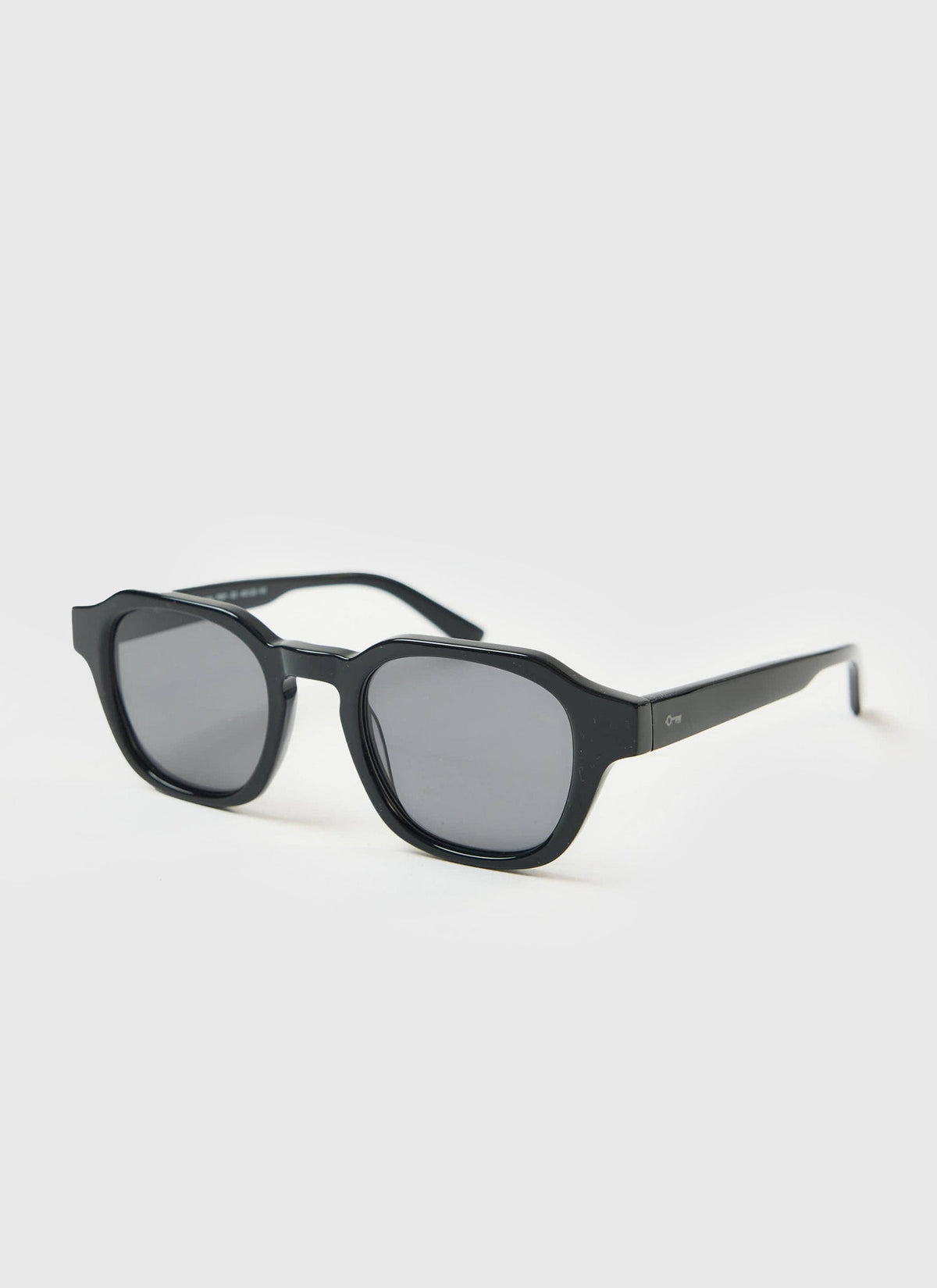 P001-E2 Black Sunglasses - Black Polarized Lenses | Percival