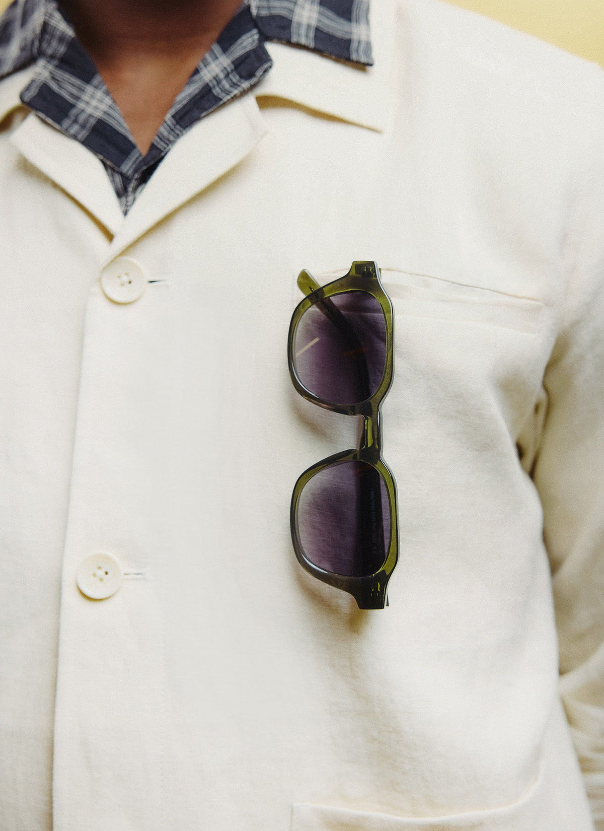 P001-E52 Olive Green Sunglasses - Light Brown Lenses | Percival
